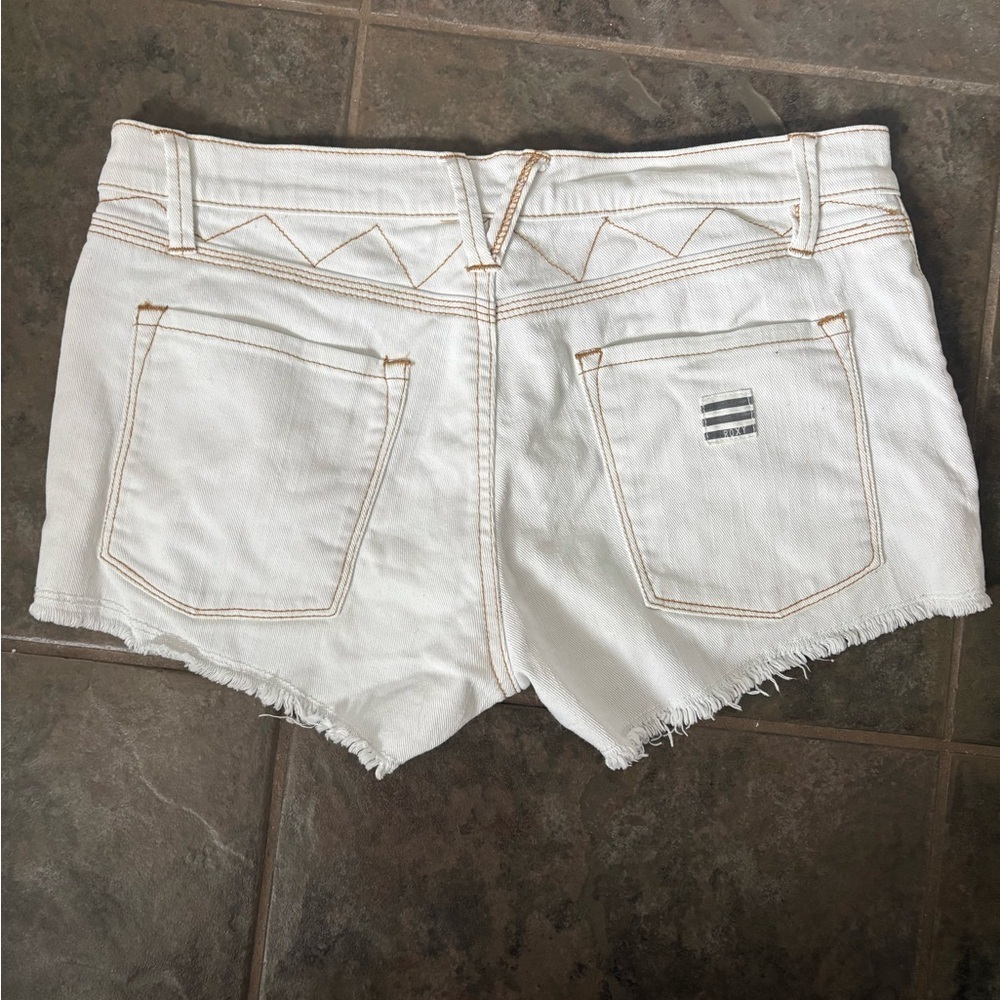 Roxy Low Rise Frayed Hem White Jean Shorts size 27 - Picture 11 of 12